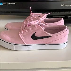 Women’s Nike SB